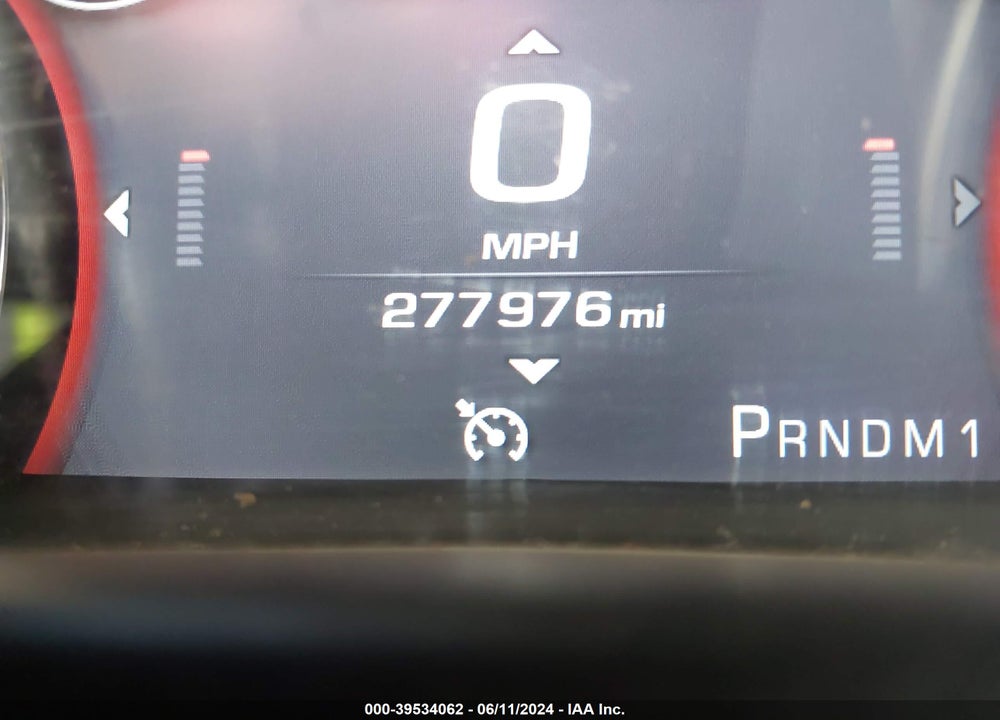 2015 GMC SIERRA 2500HD DENALI VIN: 1GT120E82FF131952