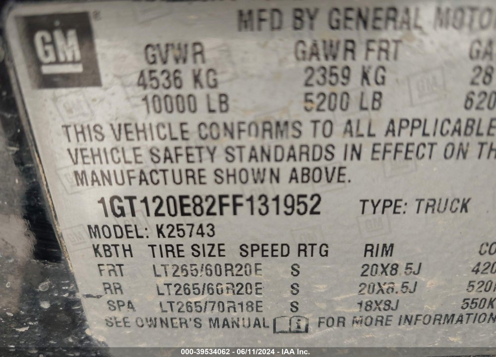 2015 GMC SIERRA 2500HD DENALI VIN: 1GT120E82FF131952