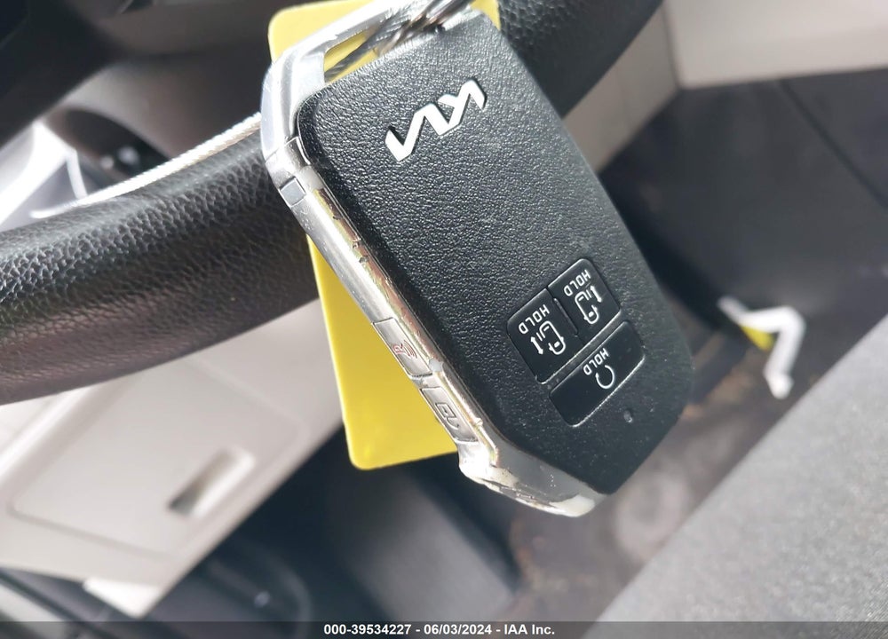 2022 KIA CARNIVAL MPV LX VIN: KNDNB4H30N6117734