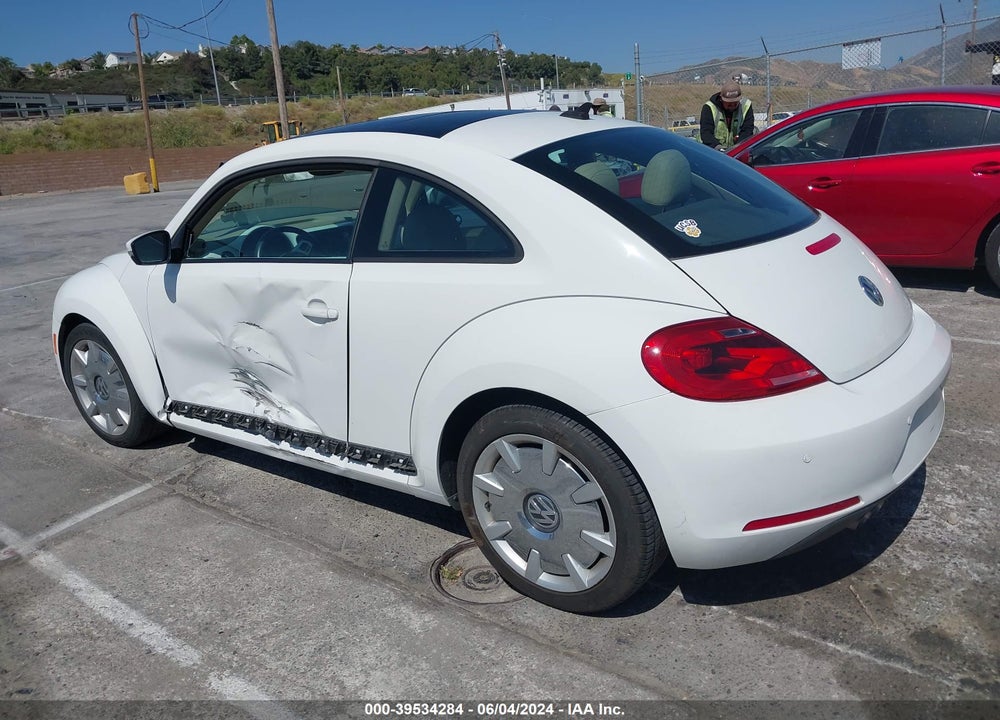 2013 VOLKSWAGEN BEETLE 2.5L VIN: 3VWJP7AT8DM618555
