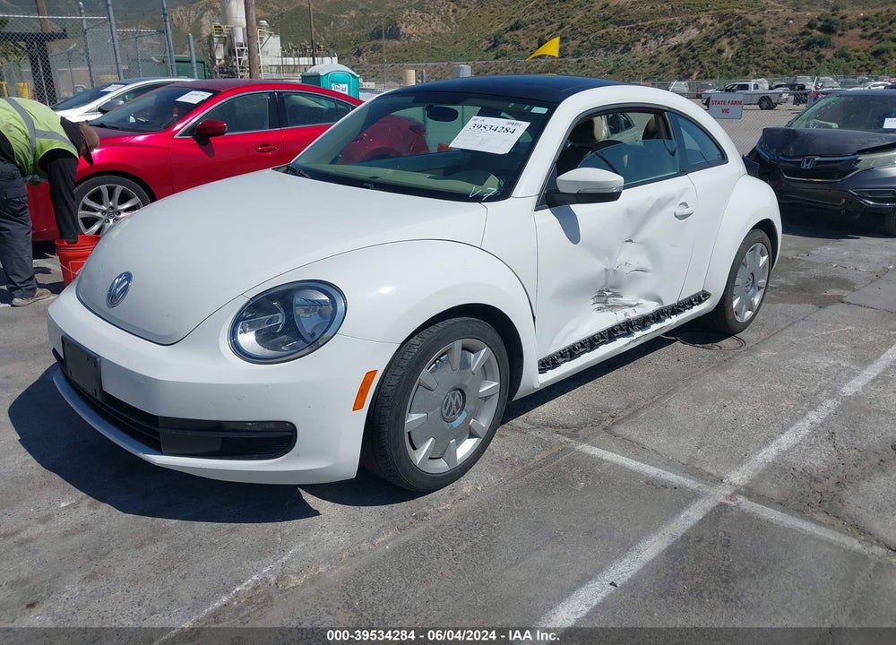2013 VOLKSWAGEN BEETLE 2.5L VIN: 3VWJP7AT8DM618555