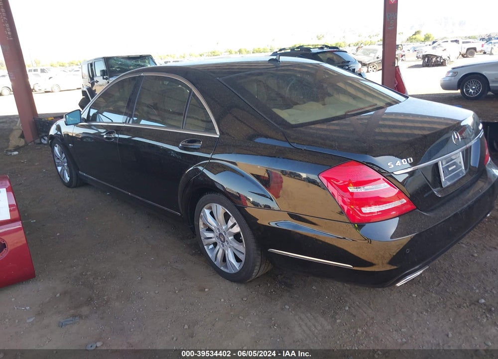 2010 MERCEDES-BENZ S 400 HYBRID VIN: WDDNG9FB4AA311902