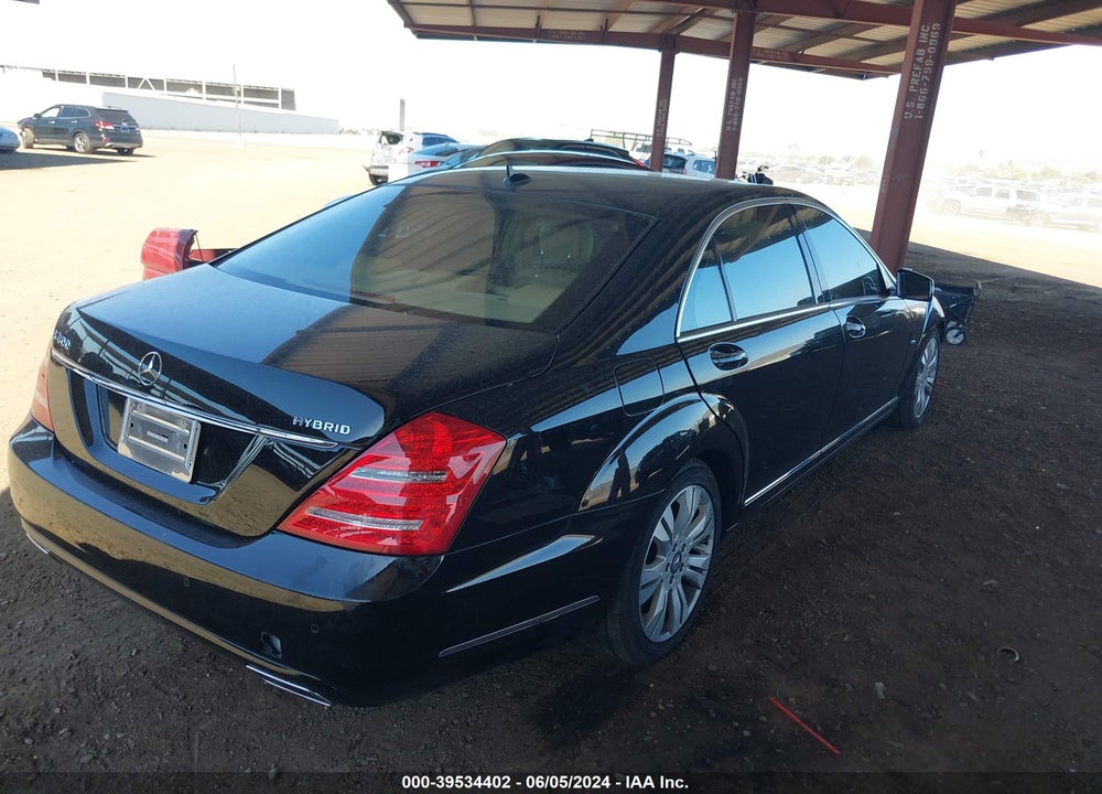 2010 MERCEDES-BENZ S 400 HYBRID VIN: WDDNG9FB4AA311902