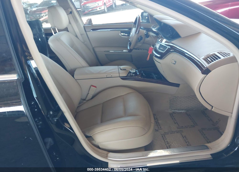 2010 MERCEDES-BENZ S 400 HYBRID VIN: WDDNG9FB4AA311902
