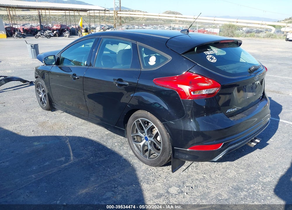 2016 FORD FOCUS SE VIN: 1FADP3K26GL276212