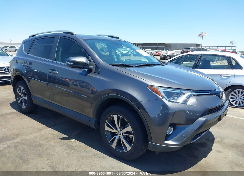 2017 TOYOTA RAV4 XLE VIN: 2T3RFREV9HW559732