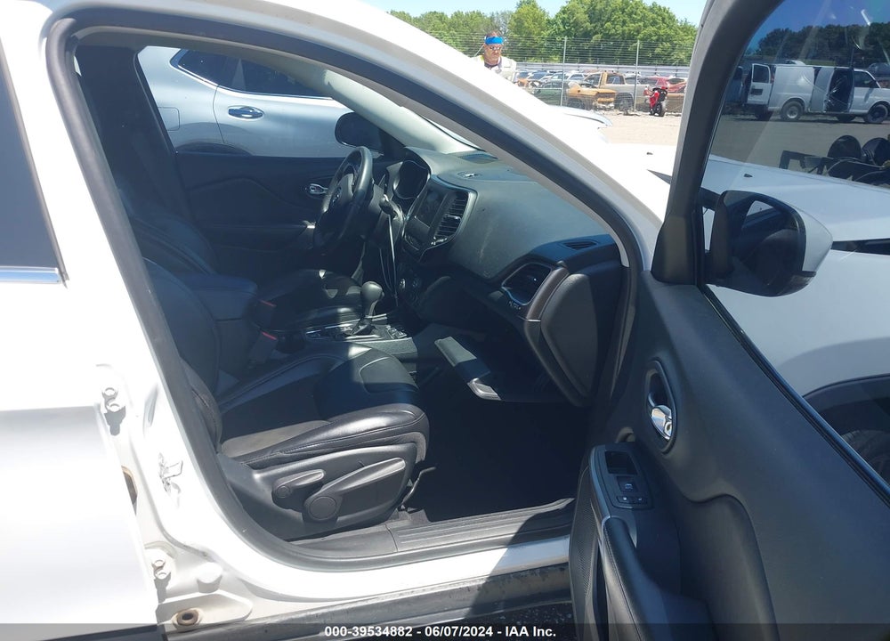 2019 JEEP CHEROKEE LATITUDE PLUS FWD VIN: 1C4PJLLB3KD331984
