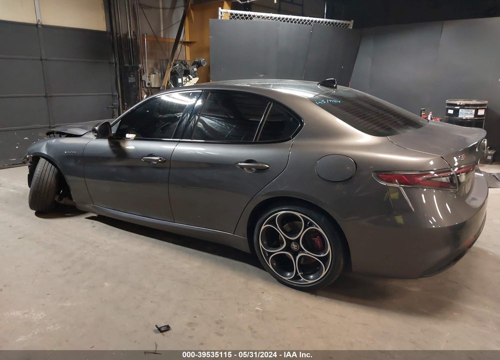 2024 ALFA ROMEO GIULIA VELOCE AWD VIN: ZARFANBNXR7679881