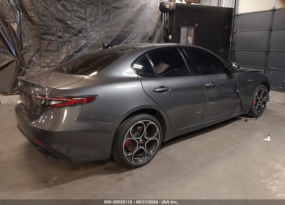 2024 ALFA ROMEO GIULIA VELOCE AWD VIN: ZARFANBNXR7679881