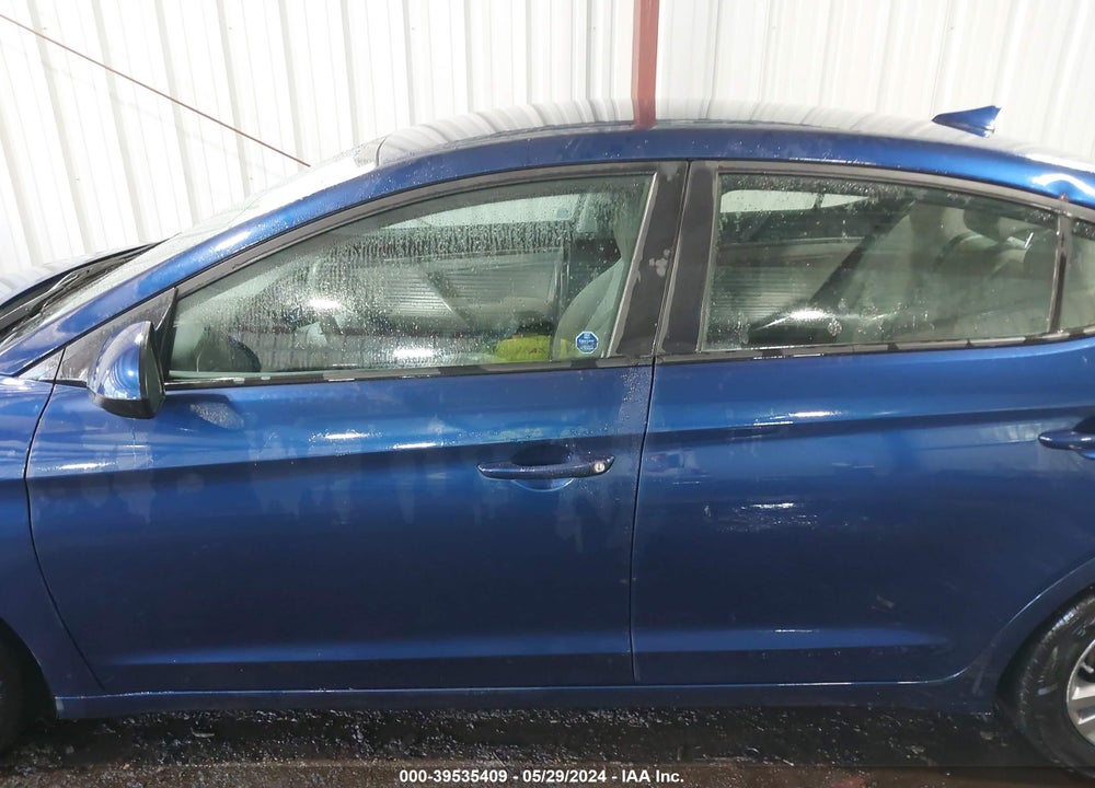 2018 HYUNDAI ELANTRA SEL VIN: 5NPD84LF4JH319990