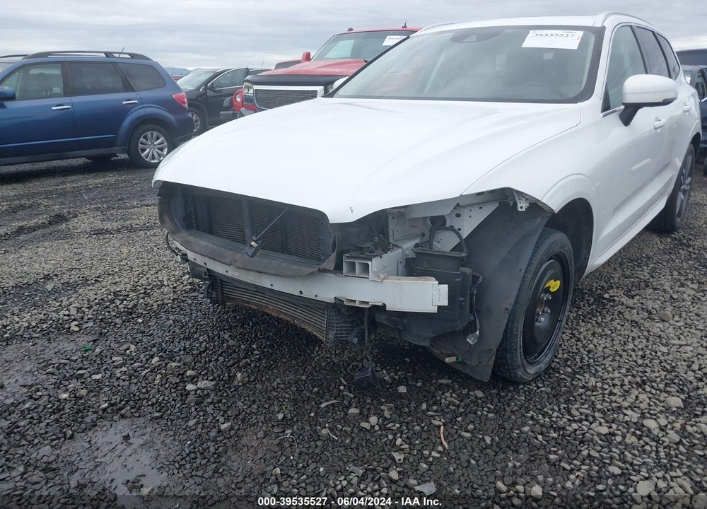 2018 VOLVO XC60 T5 MOMENTUM VIN: YV4102RK6J1071815