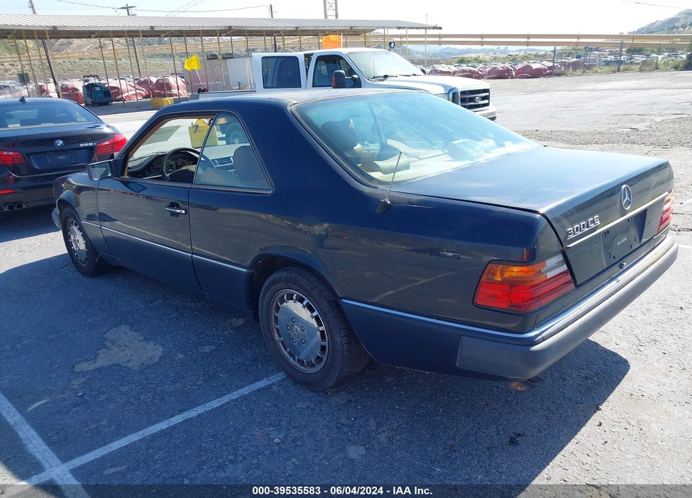 1992 MERCEDES-BENZ 300 CE VIN: WDBEA51E4NB576629