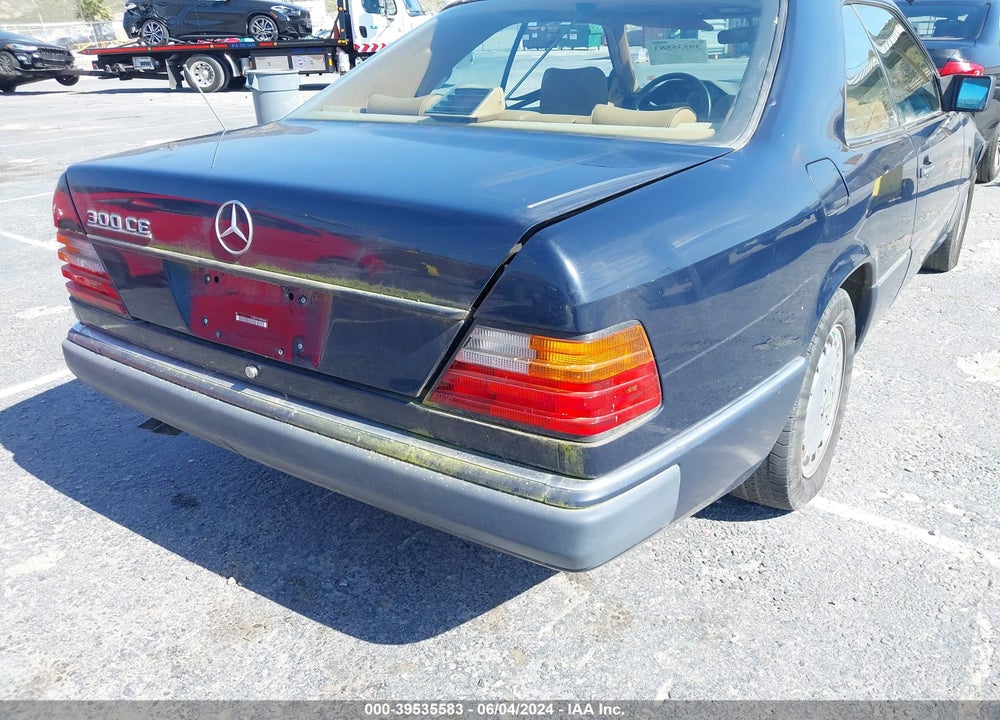 1992 MERCEDES-BENZ 300 CE VIN: WDBEA51E4NB576629