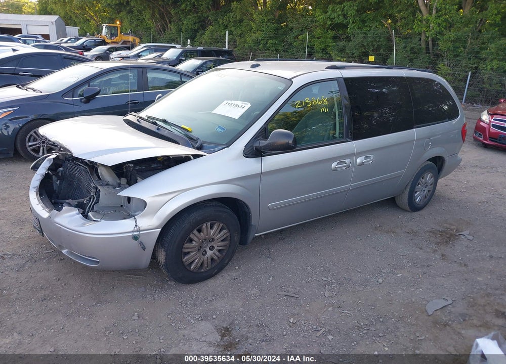 2005 CHRYSLER TOWN & COUNTRY LX VIN: 2C4GP44R05R593785