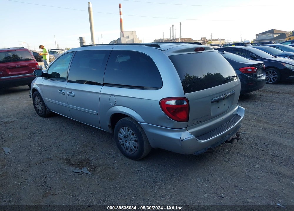 2005 CHRYSLER TOWN & COUNTRY LX VIN: 2C4GP44R05R593785