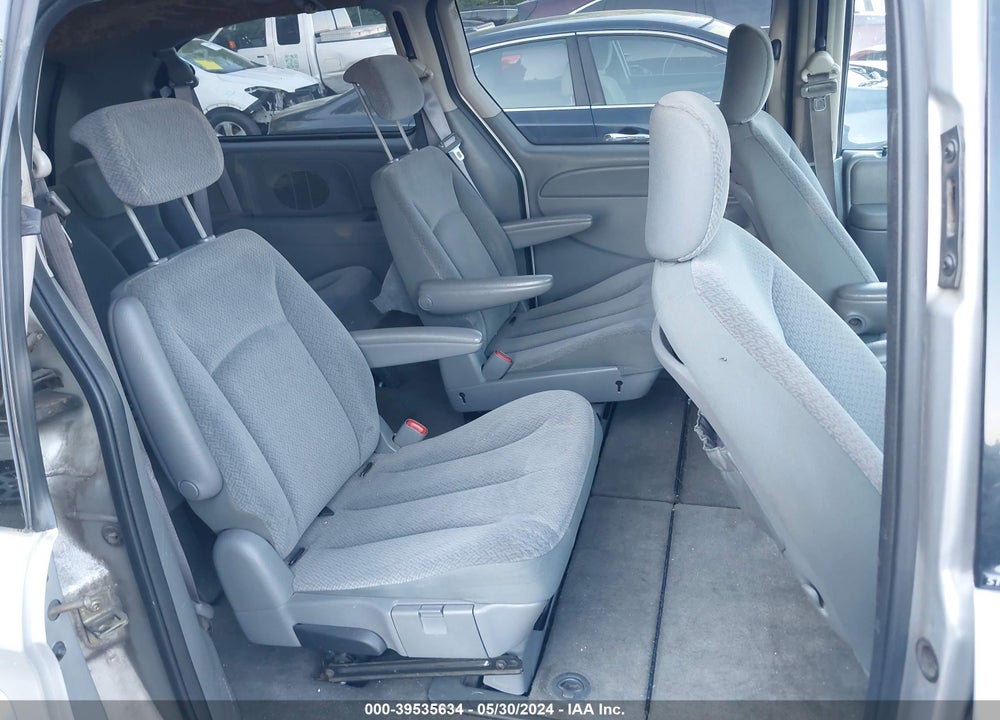 2005 CHRYSLER TOWN & COUNTRY LX VIN: 2C4GP44R05R593785