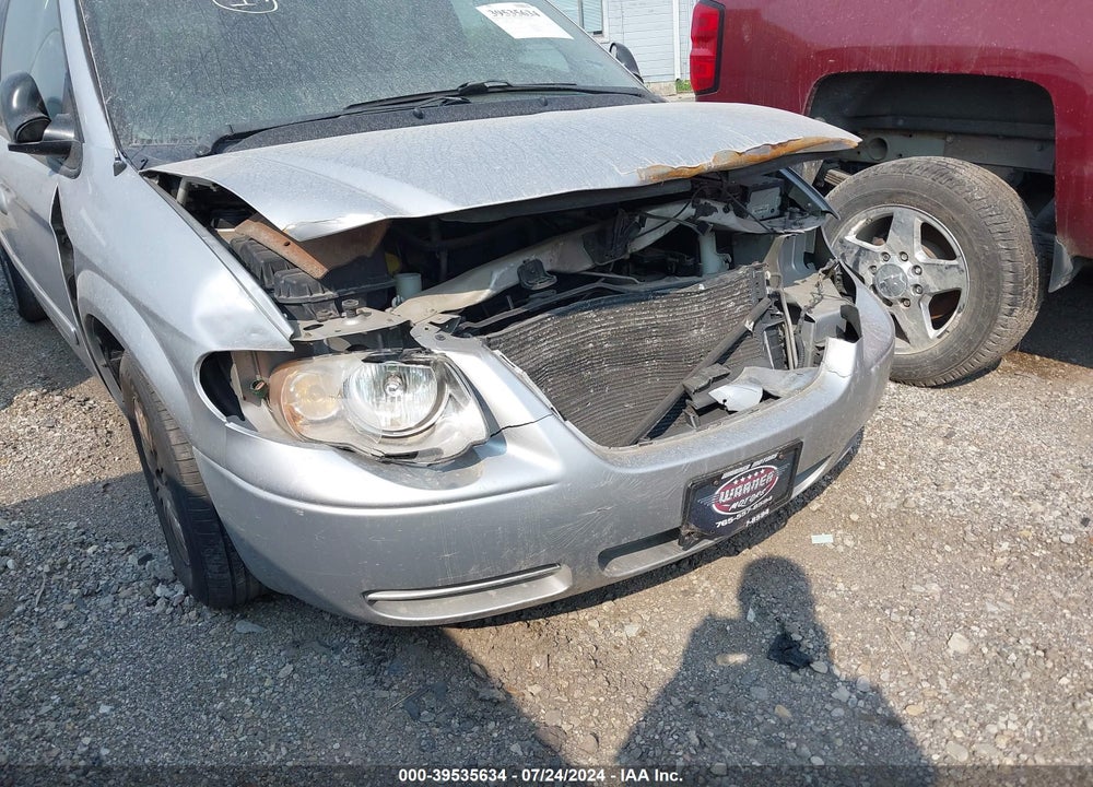 2005 CHRYSLER TOWN & COUNTRY LX VIN: 2C4GP44R05R593785