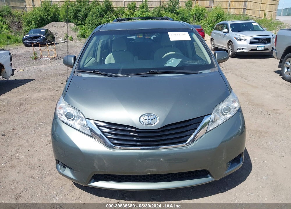 2014 TOYOTA SIENNA LE V6 8 PASSENGER VIN: 5TDKK3DC2ES524859