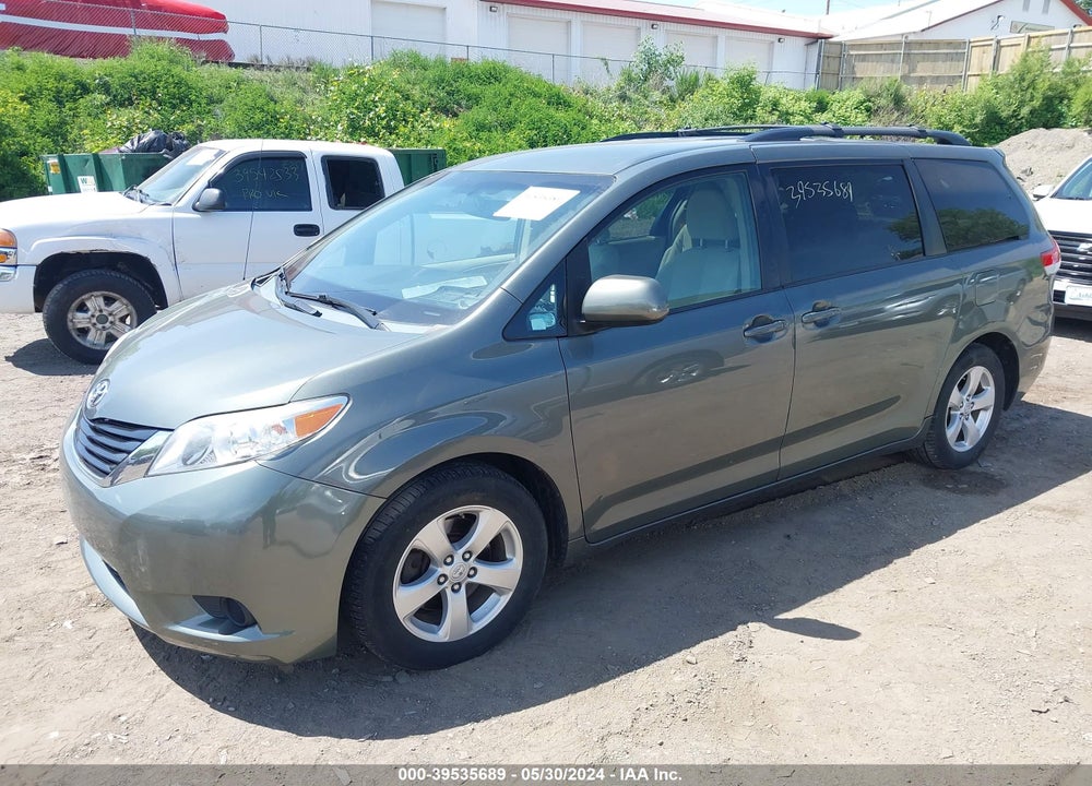2014 TOYOTA SIENNA LE V6 8 PASSENGER VIN: 5TDKK3DC2ES524859