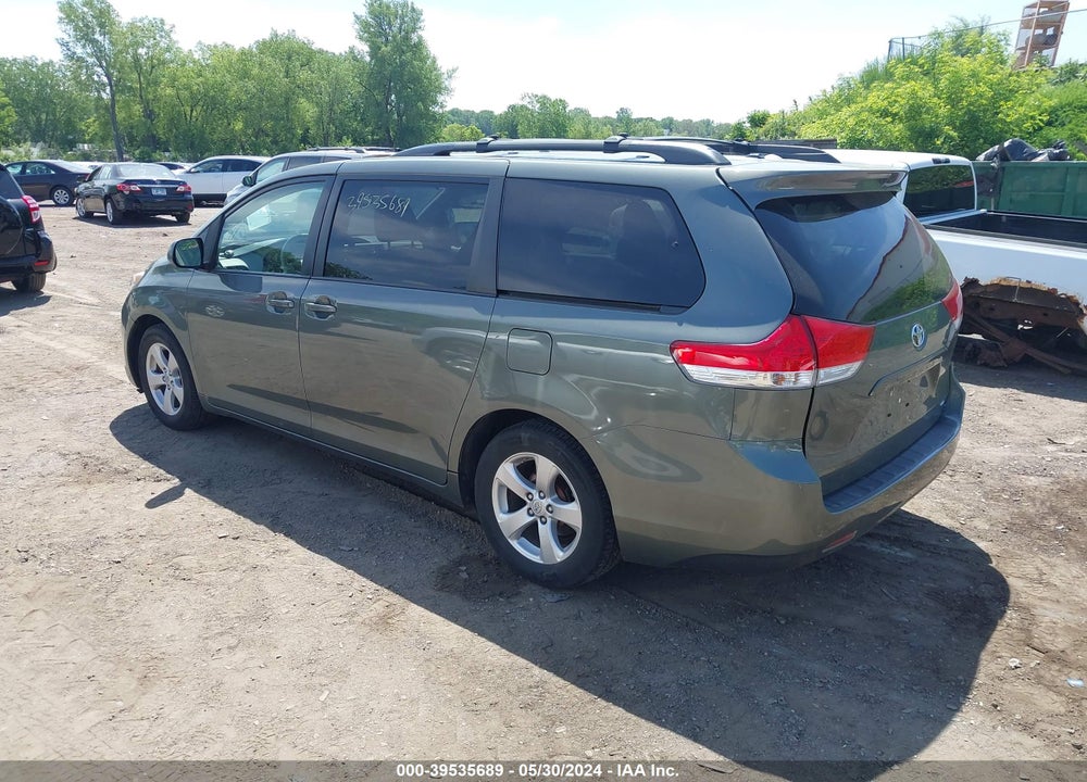 2014 TOYOTA SIENNA LE V6 8 PASSENGER VIN: 5TDKK3DC2ES524859