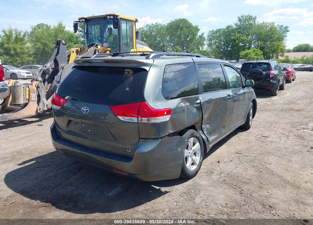 2014 TOYOTA SIENNA LE V6 8 PASSENGER VIN: 5TDKK3DC2ES524859