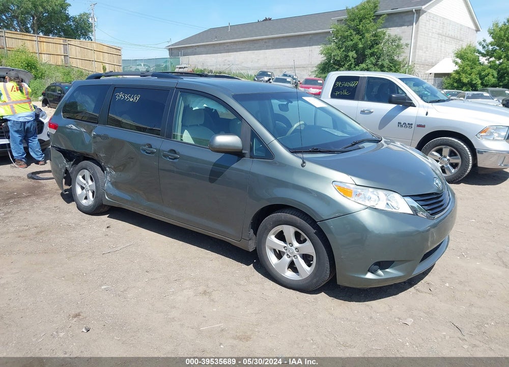2014 TOYOTA SIENNA LE V6 8 PASSENGER VIN: 5TDKK3DC2ES524859
