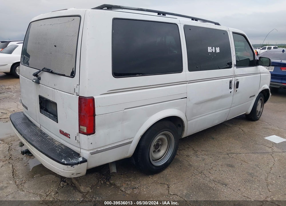 2002 GMC SAFARI SLE VIN: 1GKDM19X92B514145