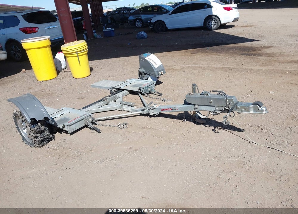 2020 DEMCO TOW DOLLY VIN: X5DK4111XLA001915