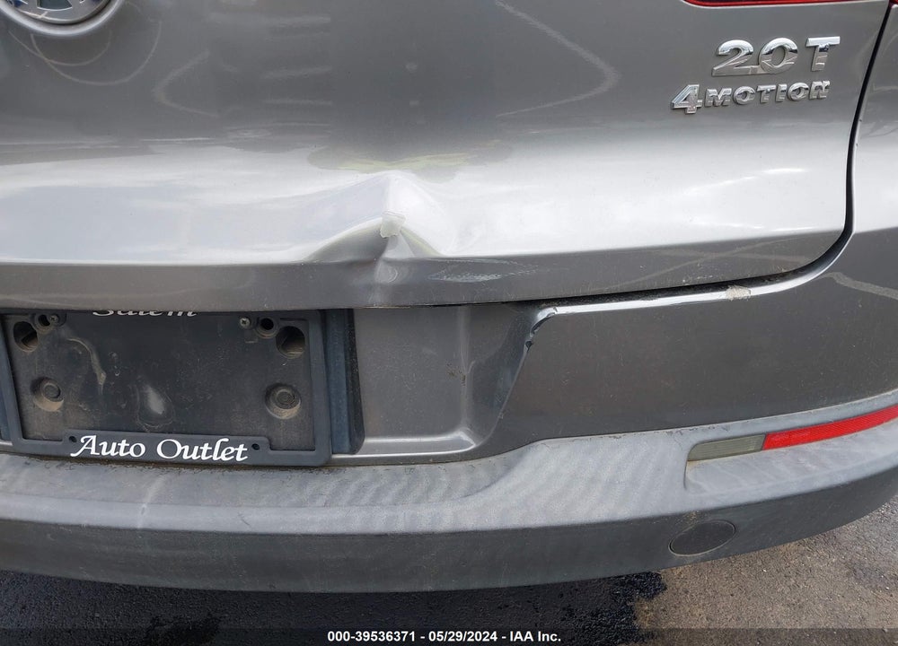 2010 VOLKSWAGEN TIGUAN VIN: WVGBV7AX2AW528146