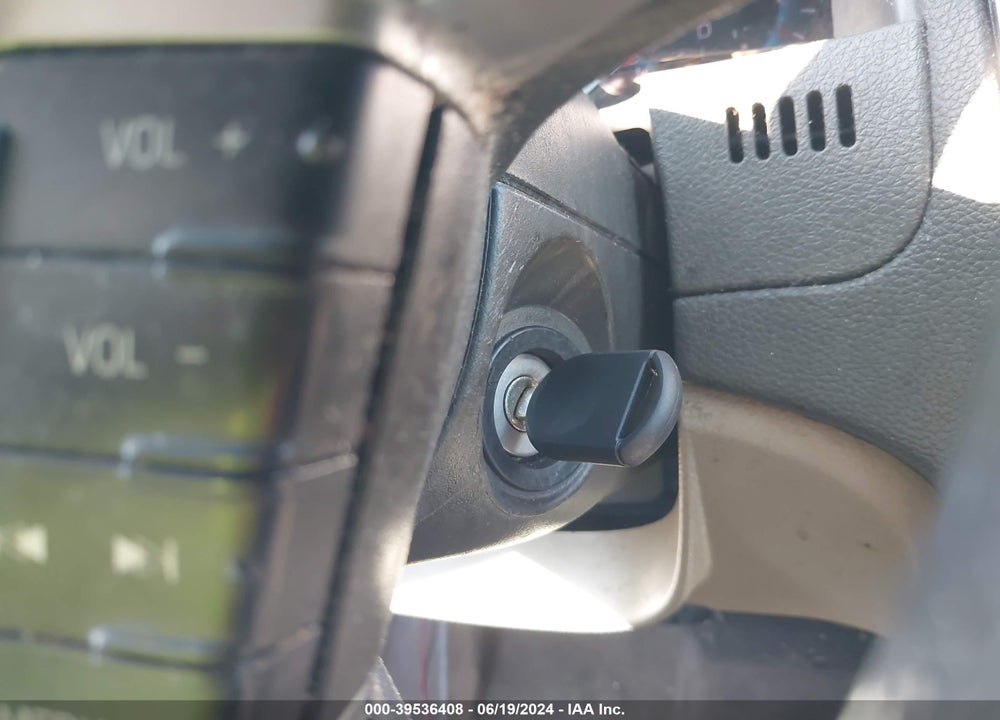2012 FORD FUSION VIN: 3FAHP0HA8CR402208