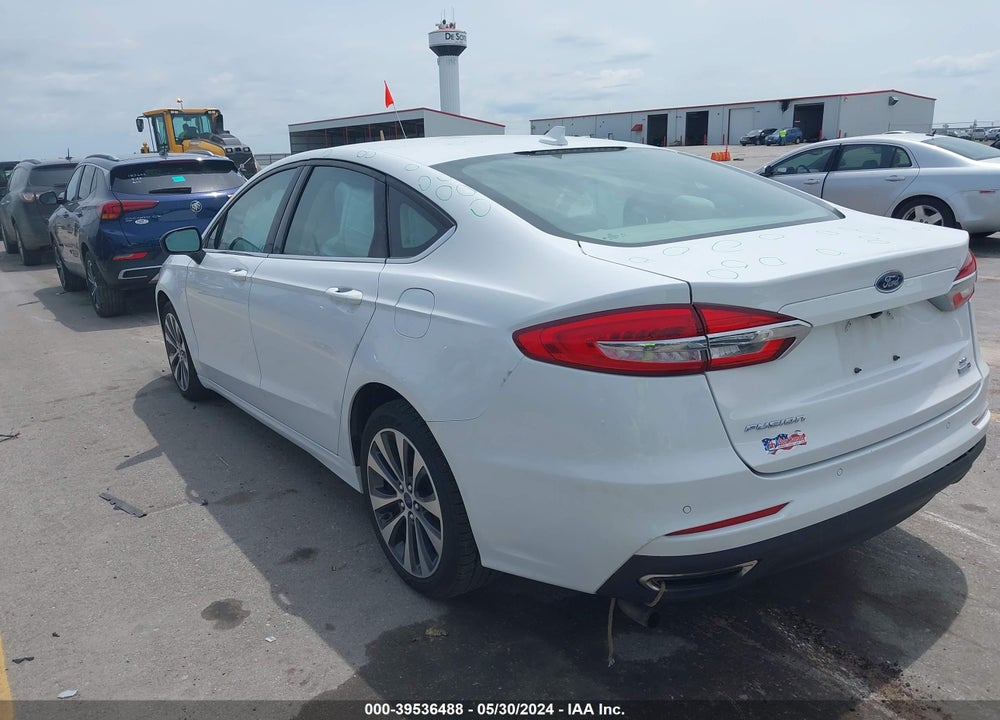 2019 FORD FUSION SE VIN: 3FA6P0T99KR259692