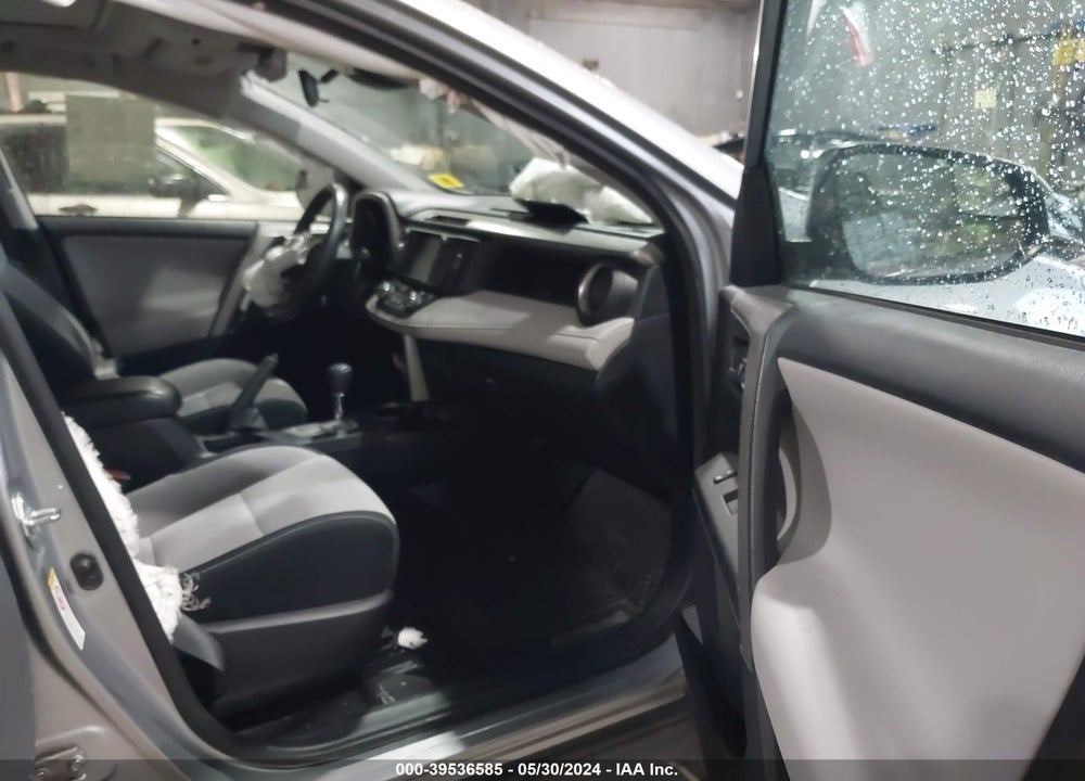 2017 TOYOTA RAV4 XLE VIN: 2T3RFREV4HW636152