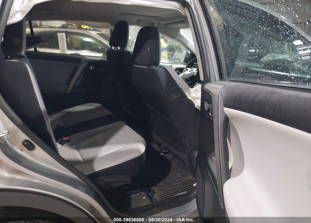 2017 TOYOTA RAV4 XLE VIN: 2T3RFREV4HW636152