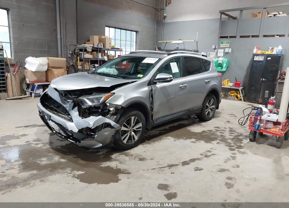 2017 TOYOTA RAV4 XLE VIN: 2T3RFREV4HW636152