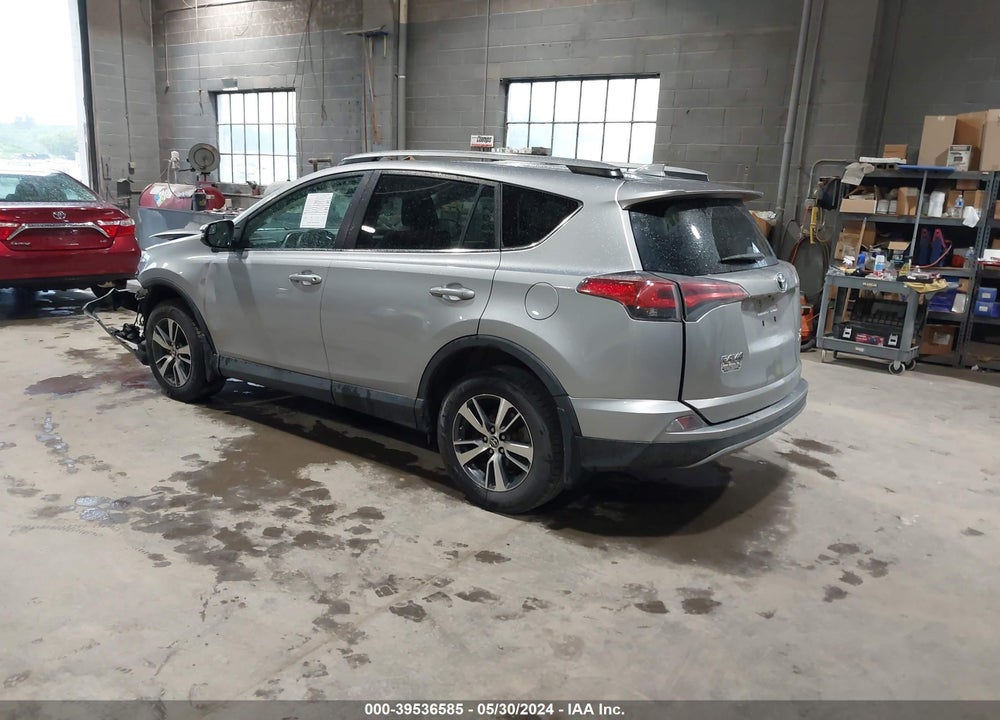 2017 TOYOTA RAV4 XLE VIN: 2T3RFREV4HW636152