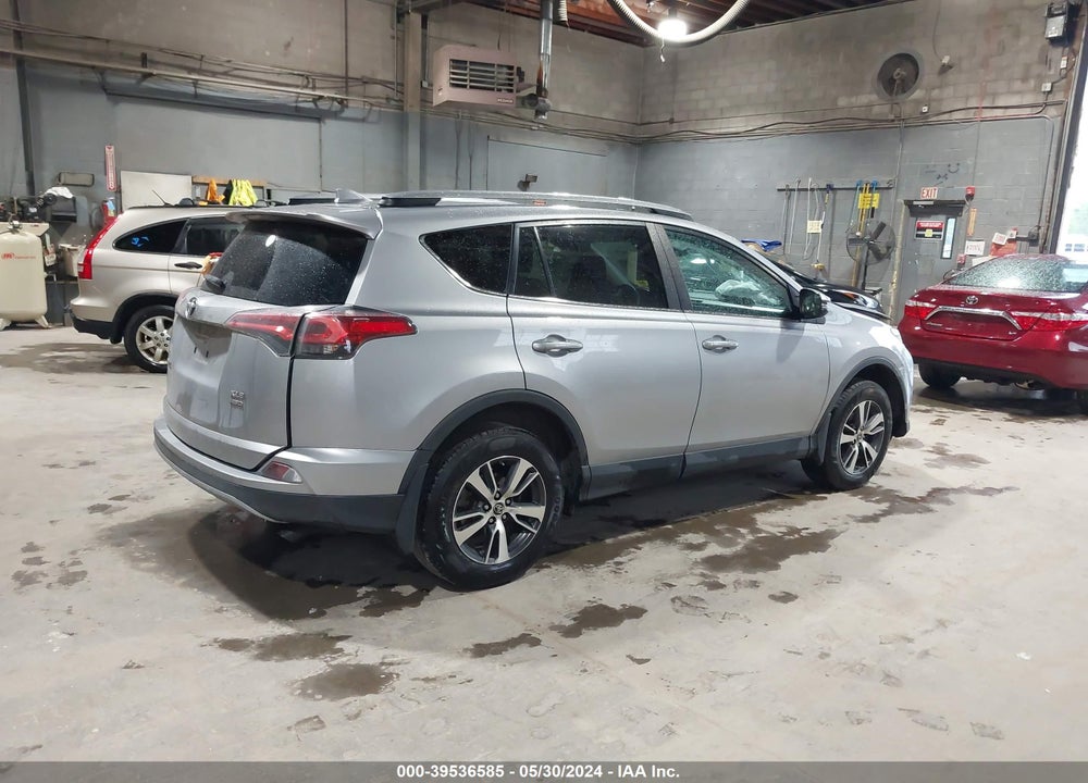 2017 TOYOTA RAV4 XLE VIN: 2T3RFREV4HW636152