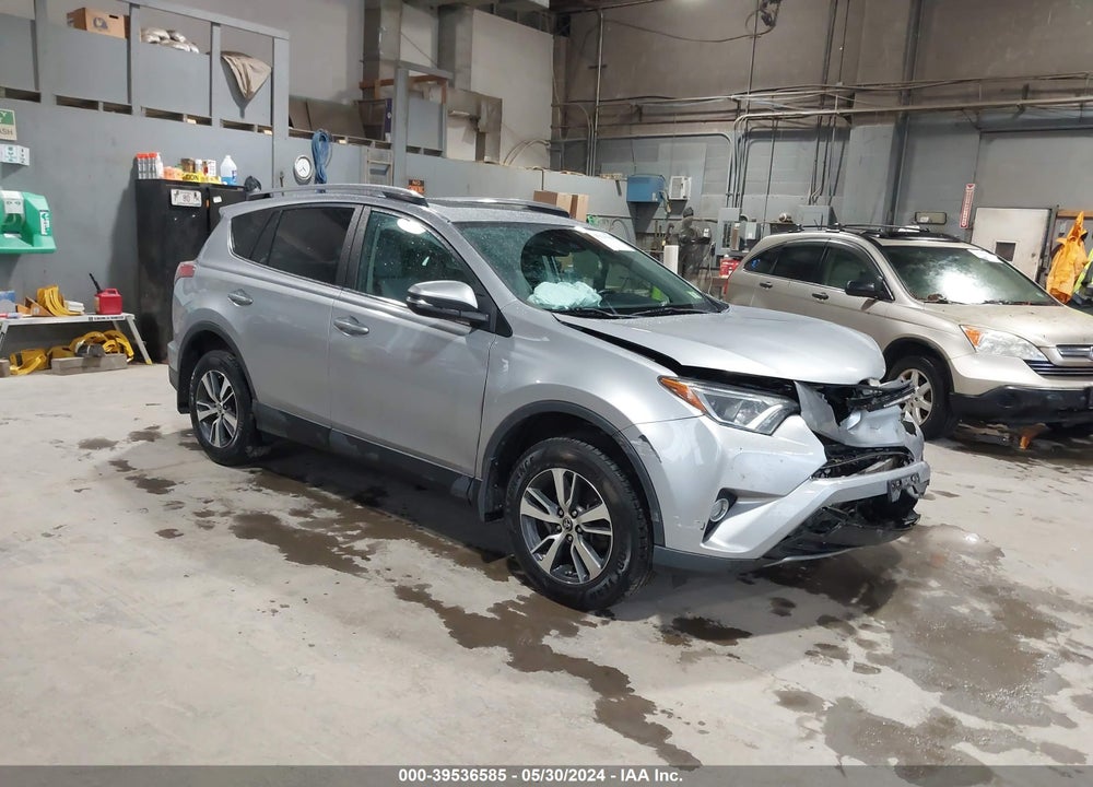 2017 TOYOTA RAV4 XLE VIN: 2T3RFREV4HW636152