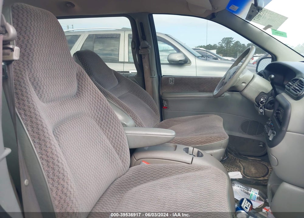 2000 DODGE CARAVAN VIN: 2B4GP2535YR643208