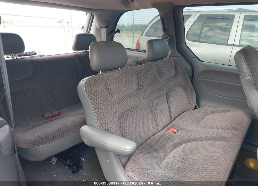 2000 DODGE CARAVAN VIN: 2B4GP2535YR643208