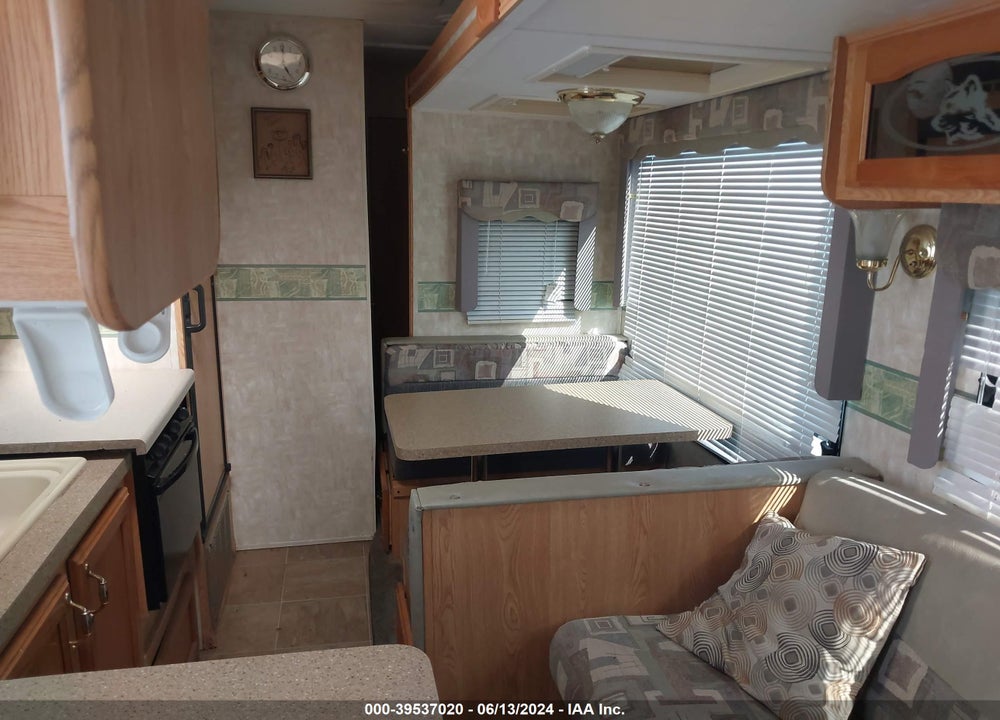 2007 FOREST RIVER CHEROKEE 32B VIN: 4X4TCKH247P103861