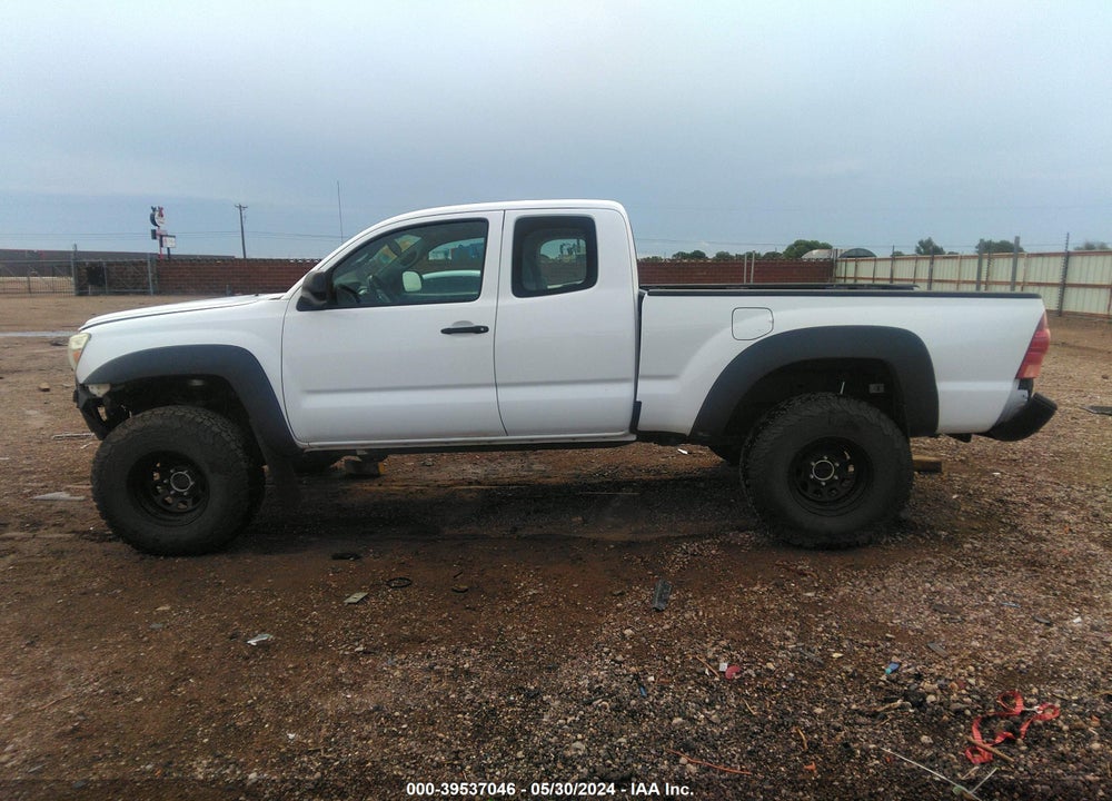 2015 TOYOTA TACOMA VIN: 5TFUX4EN4FX036590