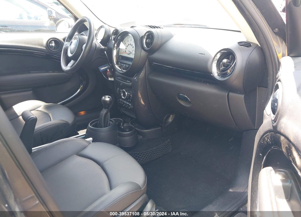 2013 MINI COUNTRYMAN COOPER S VIN: WMWZC5C57DWM15898