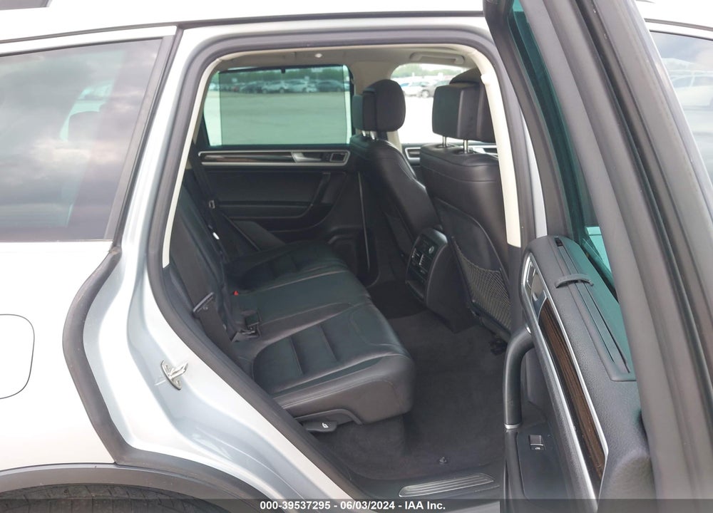 2015 VOLKSWAGEN TOUAREG V6 EXECUTIVE VIN: WVGEF9BP0FD002394
