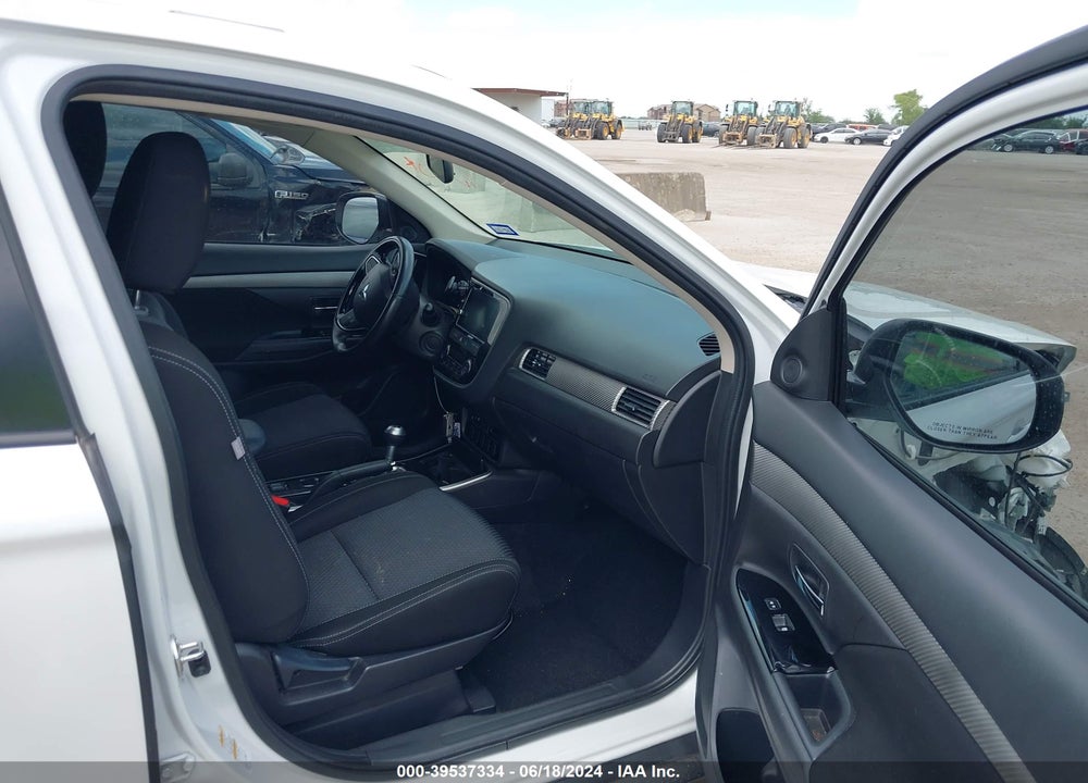 2018 MITSUBISHI OUTLANDER SE VIN: JA4AD3A31JZ004925