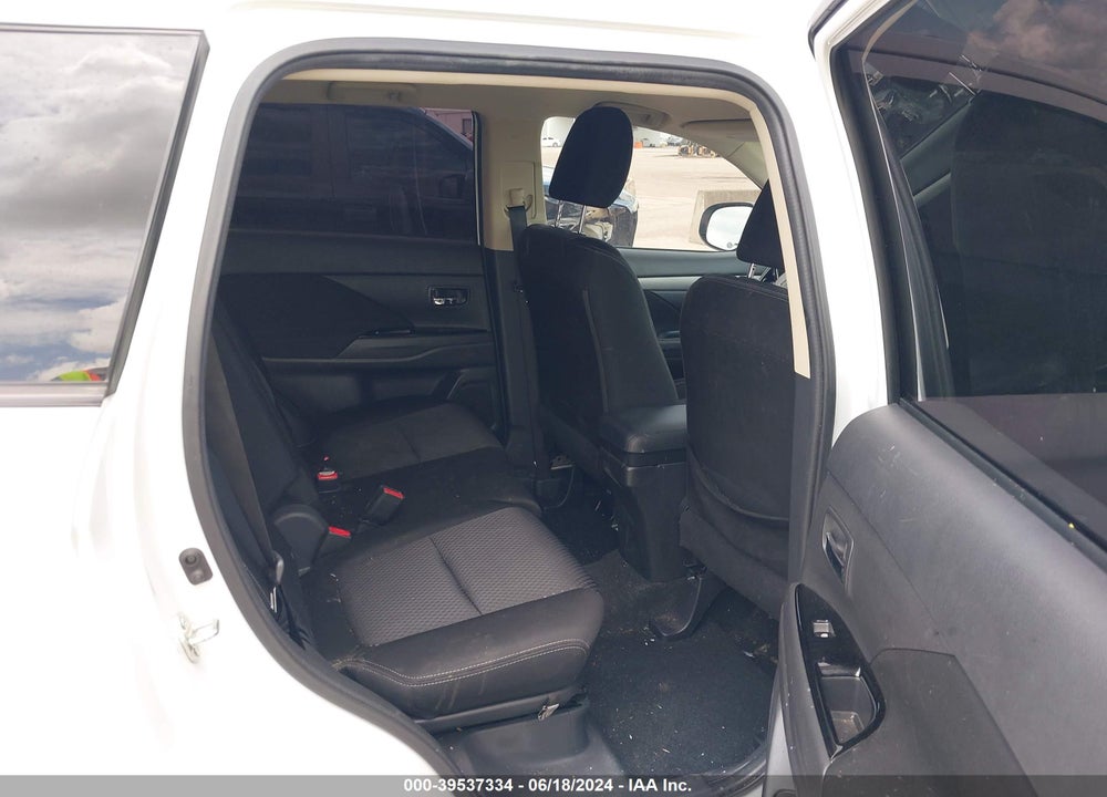 2018 MITSUBISHI OUTLANDER SE VIN: JA4AD3A31JZ004925