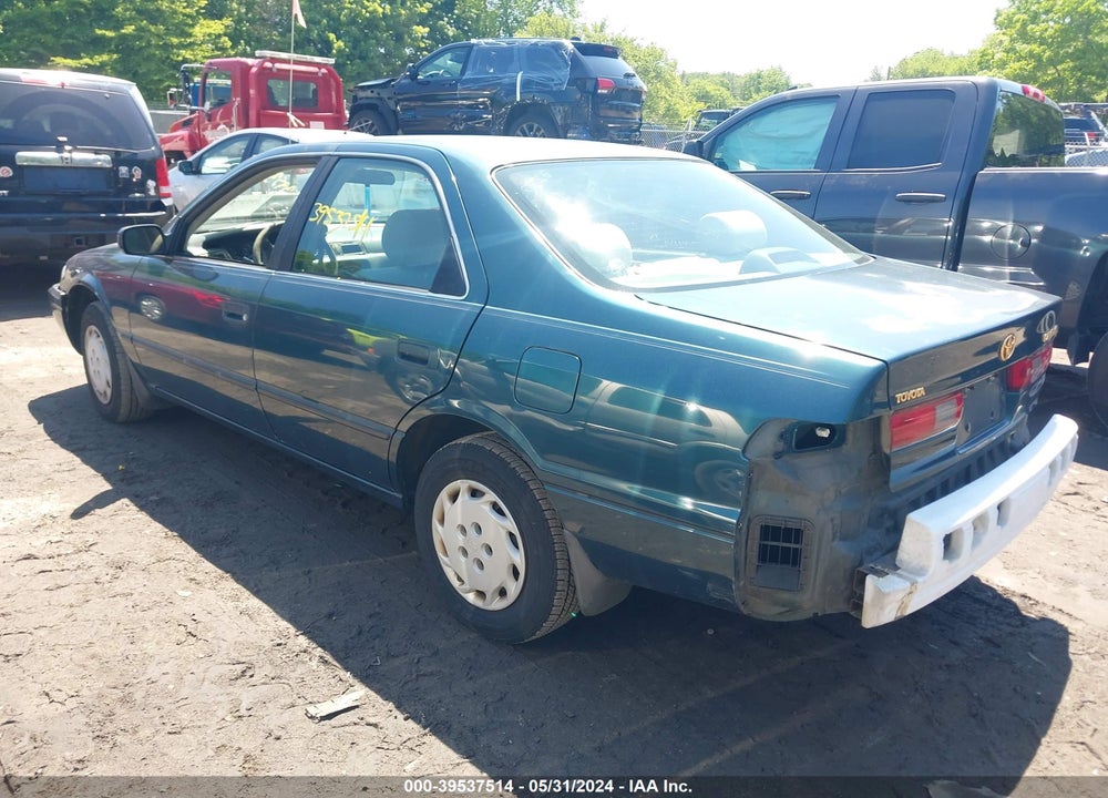 1998 TOYOTA CAMRY LE VIN: 4T1BG22K3WU344899