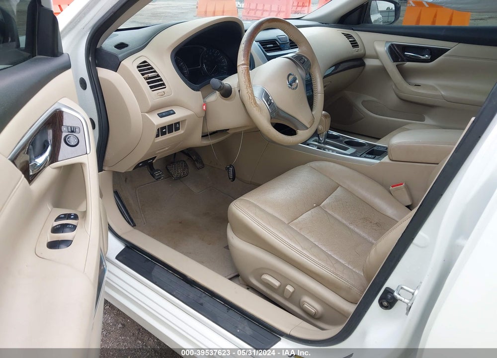2014 NISSAN ALTIMA 2.5 SL VIN: 1N4AL3AP4EN235235