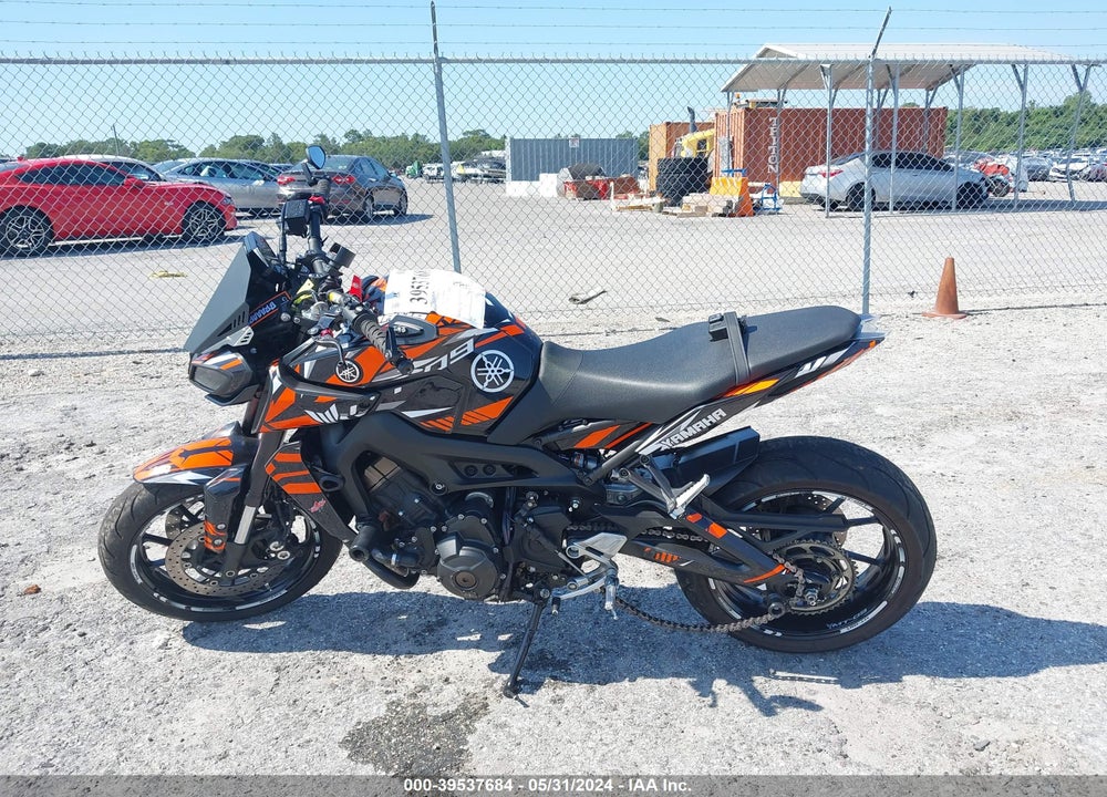 2020 YAMAHA MT09 VIN: JYARN53E6LA008496