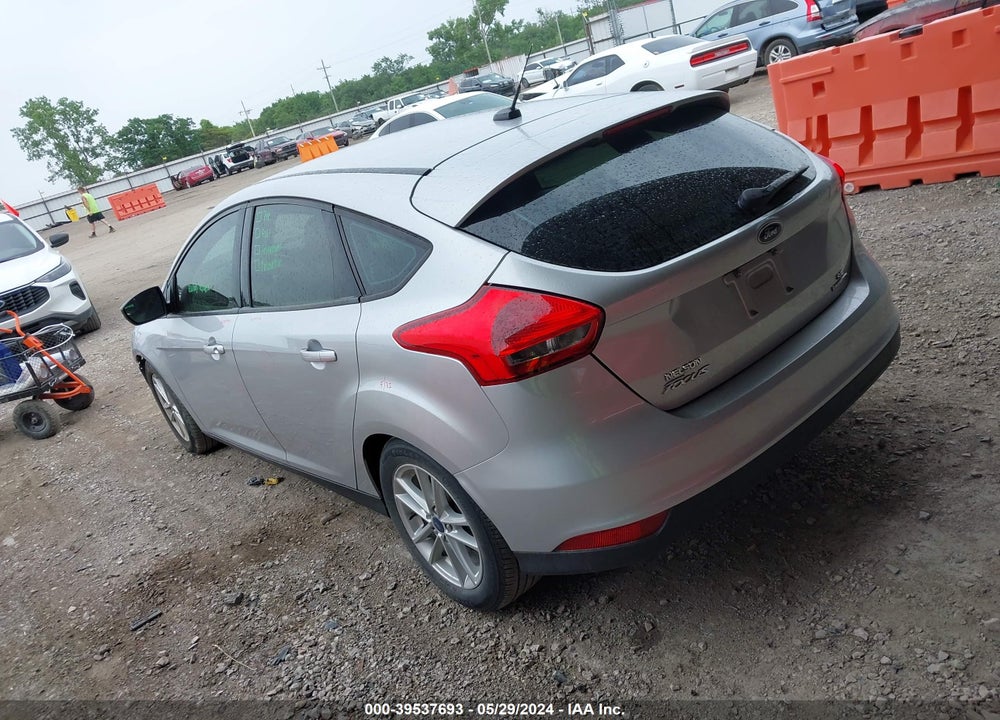 2016 FORD FOCUS SE VIN: 1FADP3K28GL281556
