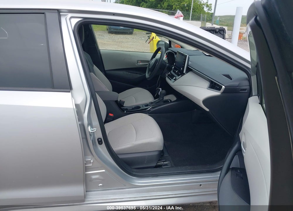 2021 TOYOTA COROLLA LE VIN: JTDEPMAE0MJ176145